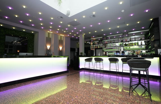 Boutique Kaiser - Hotel & Apartments - Photo 3