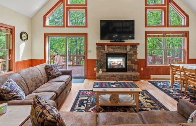 Bear Paw Lodge by Avantstay Hot Tub Deck Fire Pit - Foto 5