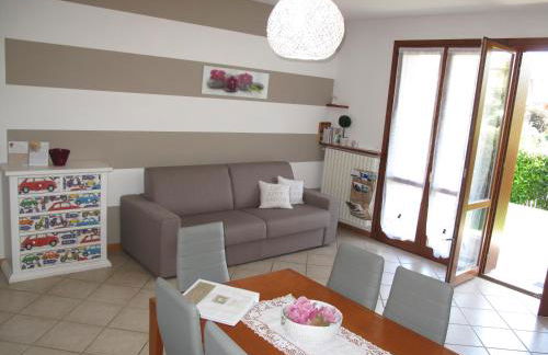 Luminoso Trilocale con Piscina e Giardino privato - Foto 1