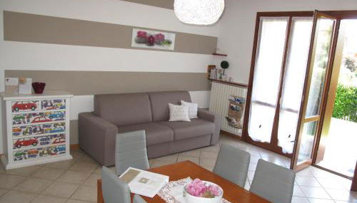 Luminoso Trilocale con Piscina e Giardino privato - Foto 1, Garden view