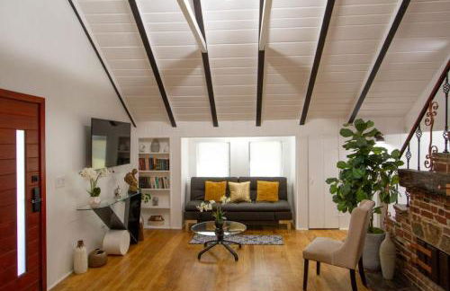 Dreamy Farmhouse in Studio City - Foto 16