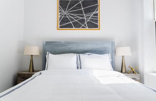 E10-2 Designer East Village Townhouse 1BR W D - Foto 12