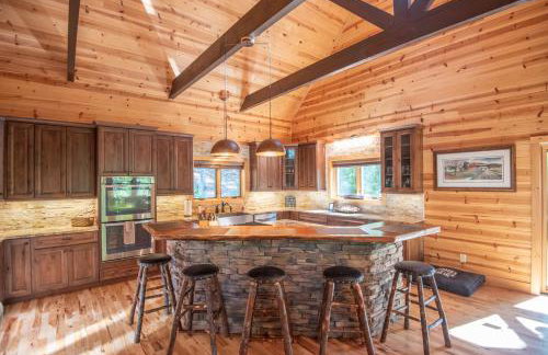 Our Place to Paws 4 Bd Lux Blue Ridge Mnt Cabin - Photo 2