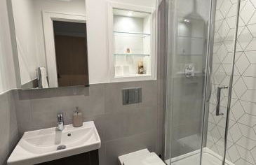 Deluxe 2BR Flat with Cinema, Gym, Parking & Games - Foto 7