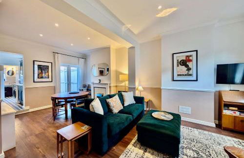 Stunning House With Private Backyard - Foto 1