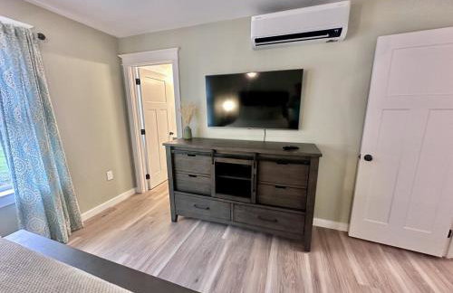 New 2023 Waterfront Home near Acadia with Hot Tub - Foto 14