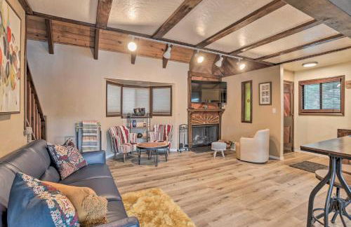 Woodsy Twin Peaks Getaway with Hot Tub and Views! - Foto 4