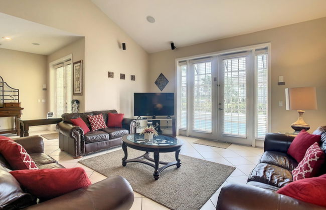 Fantastic 7 Bed 6 Bath in Prestigious Gated Comm - Foto 13