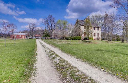 Spacious and Historic Cabin in New Haven with Pond! - Foto 42