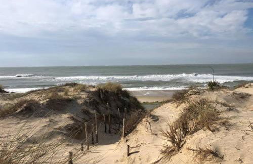 Chalet Bois Baobab 5 min à pieds de l'océan - Foto 4