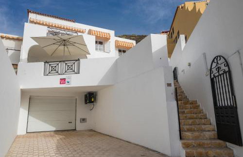 BEAUTIFUL VILLA - 4 bedrooms, heated pool, 2 priv car park places, fibre net, PS5, tv channels - Foto 65