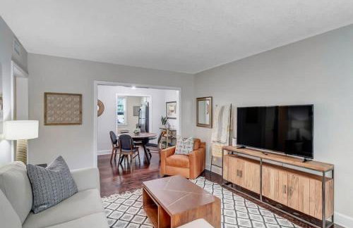 Modern 2 BR Condo - 2 block from San Marco - Foto 2