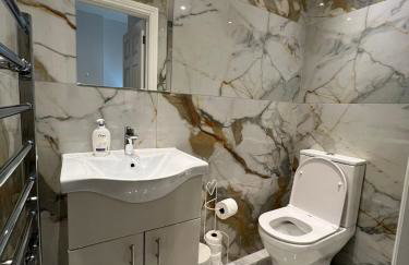 Charming Apartment in West Ealing, 12 Mins to Central London by Train, Free Parking, 8-Min Walk to Station - Foto 10