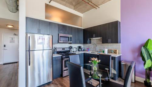 Modern and Bright 2BR on Michigan Ave with Optional Parking and Gym Access Near Soldier Field & Grant Park - Foto 4