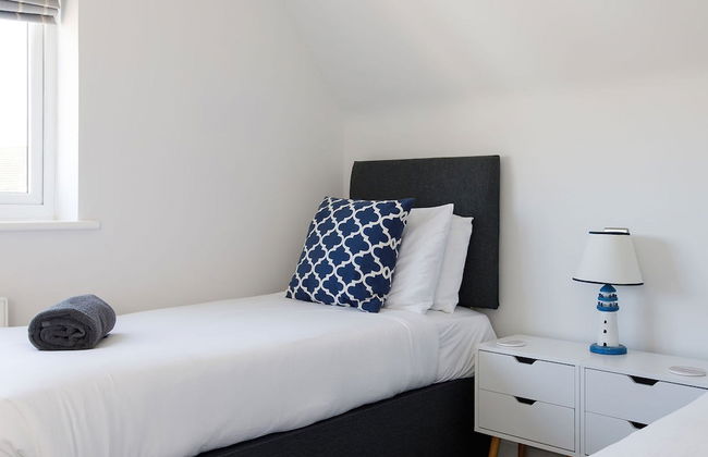 Coastal Retreat for 6 Close to Beaches - Photo 19