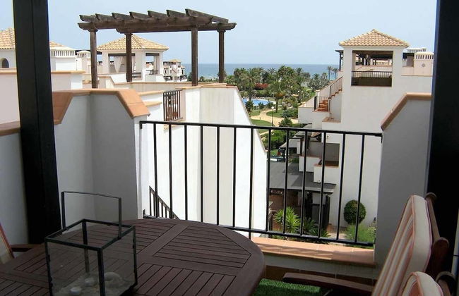 VenAVera H22D - Penthouse 2 Bedrooms/1Bath Beachfront WIFI - Photo 16