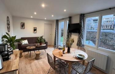 Beau Loft room proche mont saint Michel jaccuzi illimité en plein centre Avranches - Foto 14