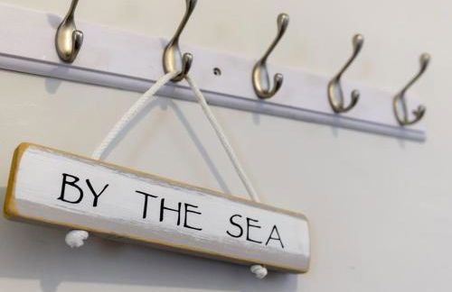 By The Sea - Foto 32