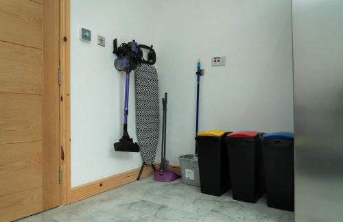 4 Bed Failsworth Home - 3 Bathrooms - Free Parking - Ideal For Contractors & Families - FREE 1 HR EARLY CHECK-IN OR 1 HR LATE CHECK-OUT FOR 2 NIGHT STAY BOOKINGS UNTIL THE END OF MAY - Foto 44