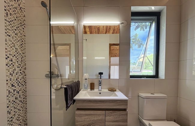 White Rabbit - Photo 5