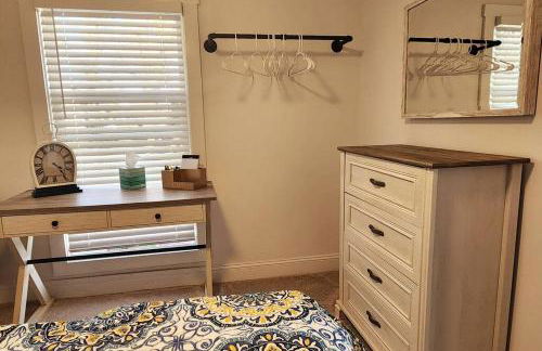 Cute and Cozy 2bed-4 Miles to LU - Foto 9