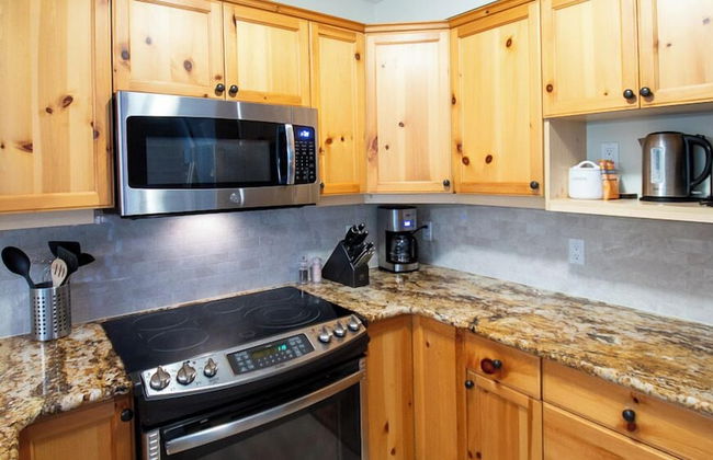 Stone Creek Chalet by Fernie Lodging CO - Photo 15