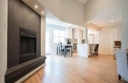 2 Large Bedrooms Open Living Peaceful - Photo 13