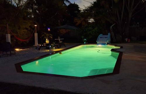 Heated Pool Private Duplex House, BBQ, Parking, WiFi - Foto 77