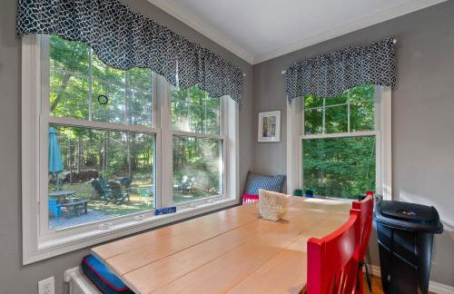 Blue Bear Cottage at Simple Life Rentals - Foto 12