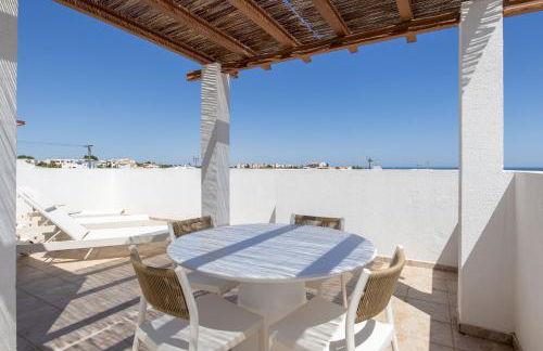 Luxuosa Villa com Piscina, Garagem e Vista Mar - Foto 29