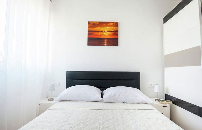 Luxury Apartment With Private Balcony in Quiet Area - Foto 3