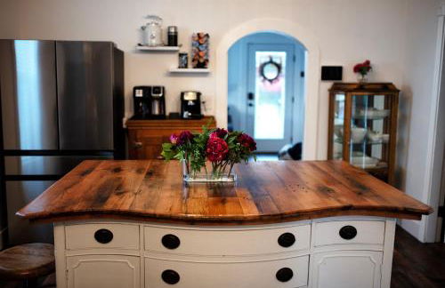 Historic 1914 Cottage, Near Downtown, UNR & Hospitals, Early Check In - Foto 14