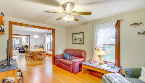 Charming Long Lake Home with Dock on 2 Acres! - Foto 5