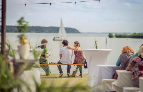 Komfort-Hausboote am Naturhafen Krummin - Foto 22