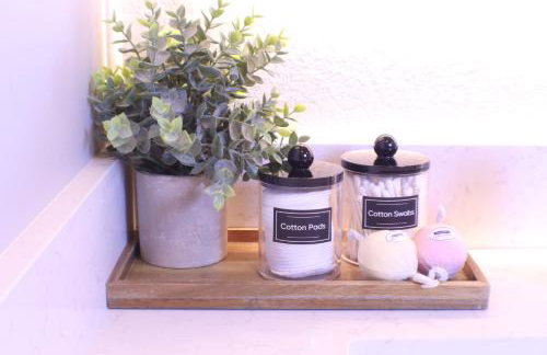 Luxe King Suite, Cozy Sectional, Gym, Pool, Amp - Photo 34