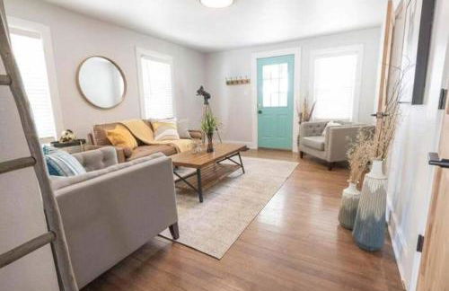 Hometown Haven- 3 bedroom, Large Yard, Firepit - Foto 13