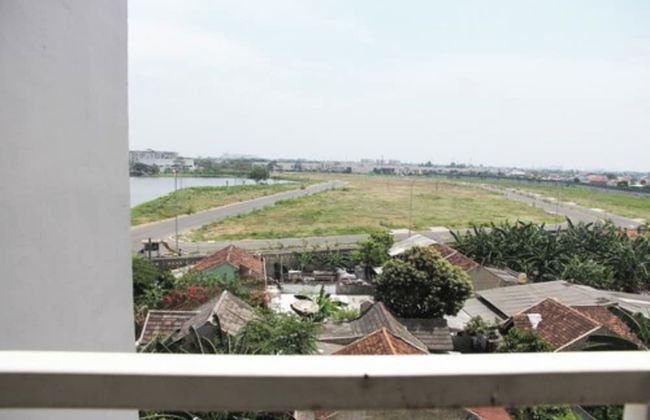 Modern and Comfortable Studio Apartment Springlake Summarecon near Summarecon - Photo 28