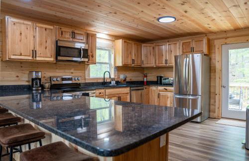 The Wilderness Cabin - Shenandoah Getaway - HotTub, Arcade, RiverAccess - Foto 35