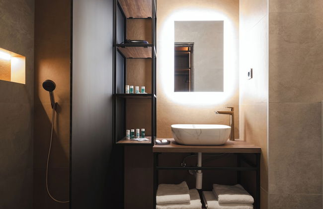 DISTRICT boutique - Photo 24