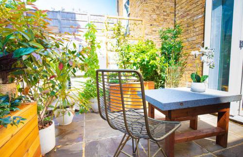 Hidden Retreat with Steam room, KING bed near tube - Foto 19