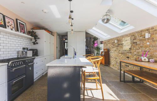 Modern Comforts in a Designer Home - Photo 32