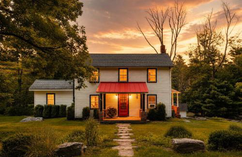Hot Tub, 2 Fire Pits, Pond, Tonal & Pet-Friendly - Photo 46
