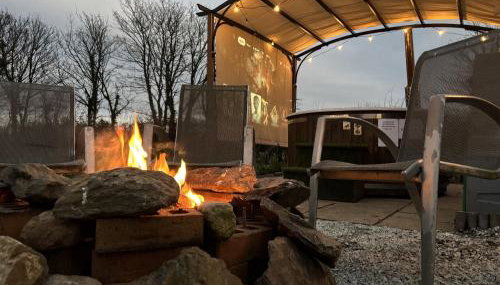 Boutique Hot Tub Pods near Newborough Forest - Foto 2, Lobby or reception