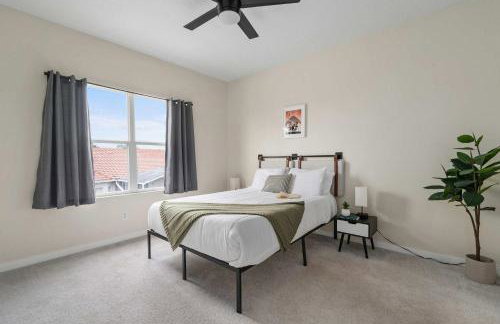 Townhome w heated pool & game room - Foto 19