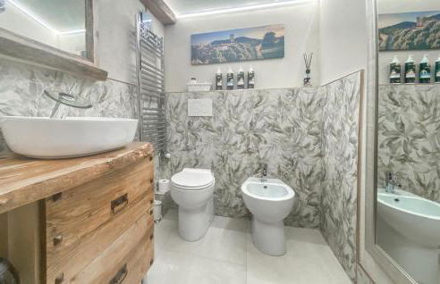 Stunning Home In Capannori With Jacuzzi - Foto 36