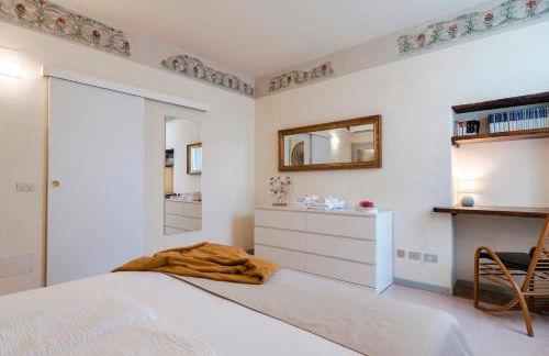 Iseo Portelle Holiday da Barbara - private parking & bike storage - Foto 49