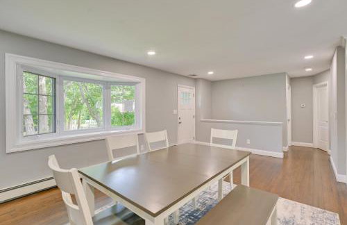 Hampton Bays Retreat Walk to Squires Beach! - Foto 10