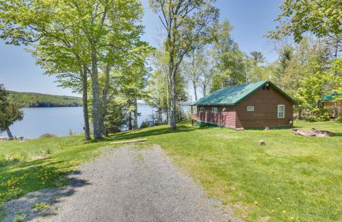 8 Mi to Saddleback Ski Area Cabin with Fire Pit - Foto 34