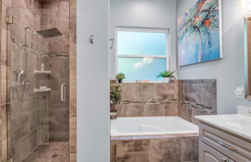 Hot Tub - River Nearby - Quiet Street - Foto 14