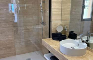 Elegant apartment, stunning views, fully renovated in la Hacienda del Senorio de Cifuentes - Photo 44